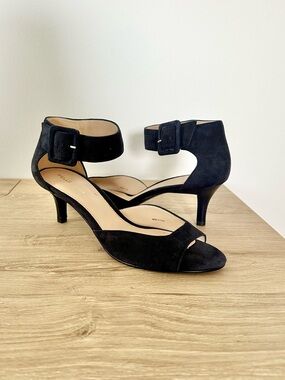 Pelle Moda Berlin Kitten Heel Sandal Midnight Suede Size 9 New In Box
